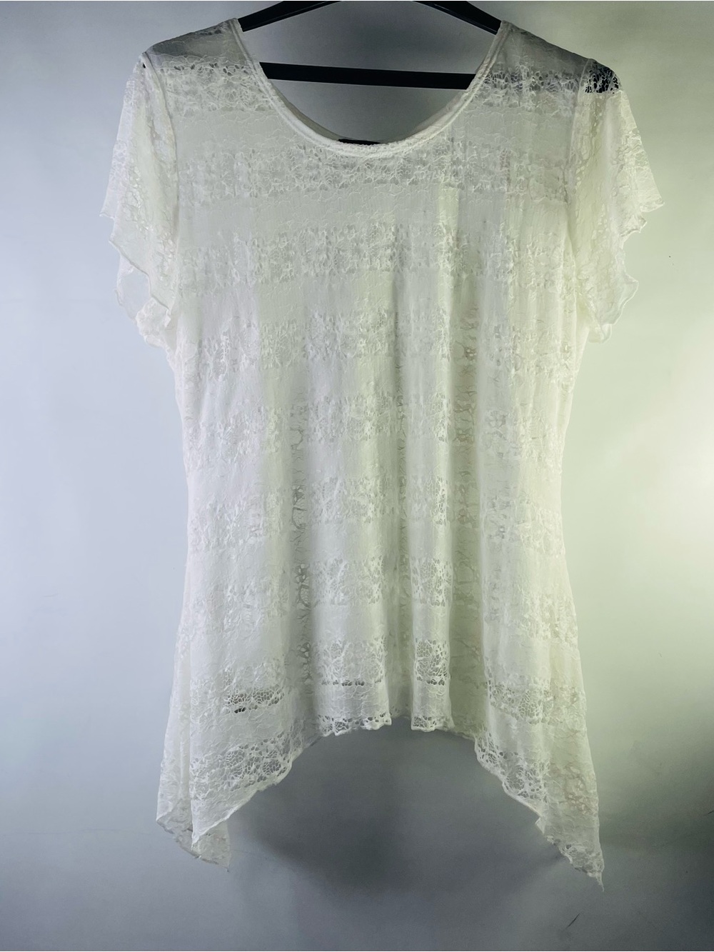 Shannon Ford Women's White Lace Short Sleeve Overlay Blouse Shark Bite Hem